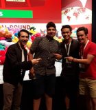 Une participation remarquée à la World Scholar’s Cup Scholars Cup Barcelona Cobourg students with World Scholars Cup founder