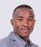 Bukenya Vicent, lauréat de la bourse University of the People et enseignant du Programme d’éducation intermédiaire (PEI).