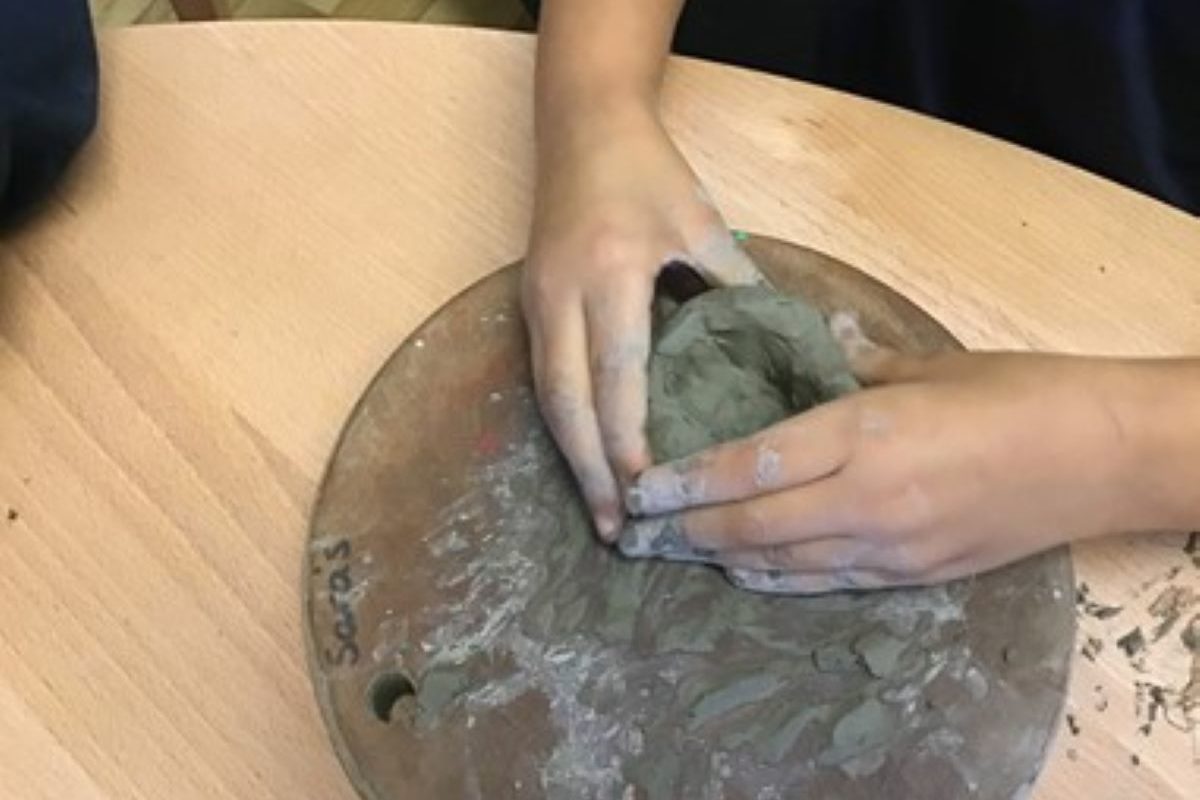 An inquiry through clay: exploring a new language